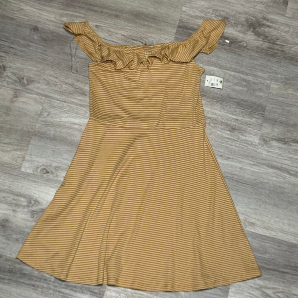 Aeropostale NWT Striped Off-The-Shoulder V-Wire Fit &‎ Flare Dress